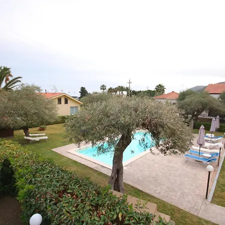 Baia Degli Ulivi Malta * Cefalù